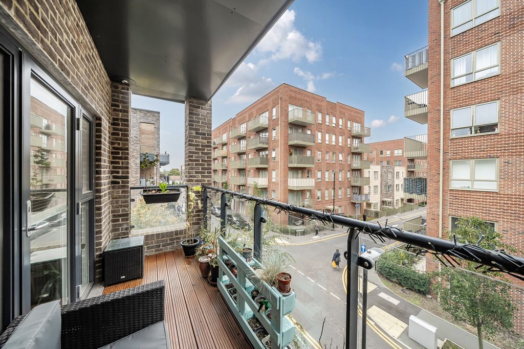 Property photo 2 of 18 1361776-13-68E910...