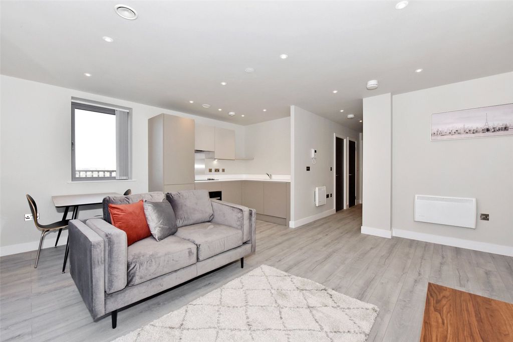 Property photo 1 of 8 Reception Room