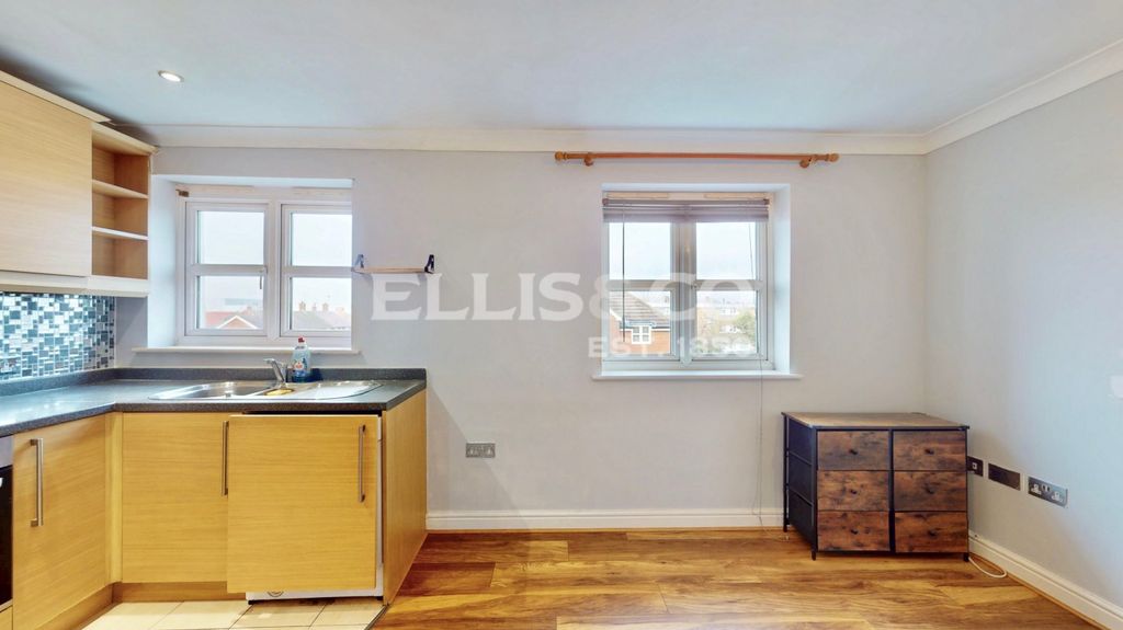 Property photo 3 of 17 Picture No. 14