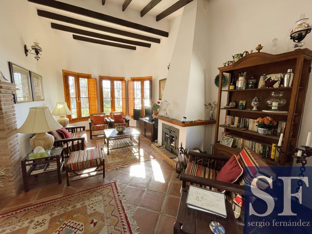 Property photo 2 of 20