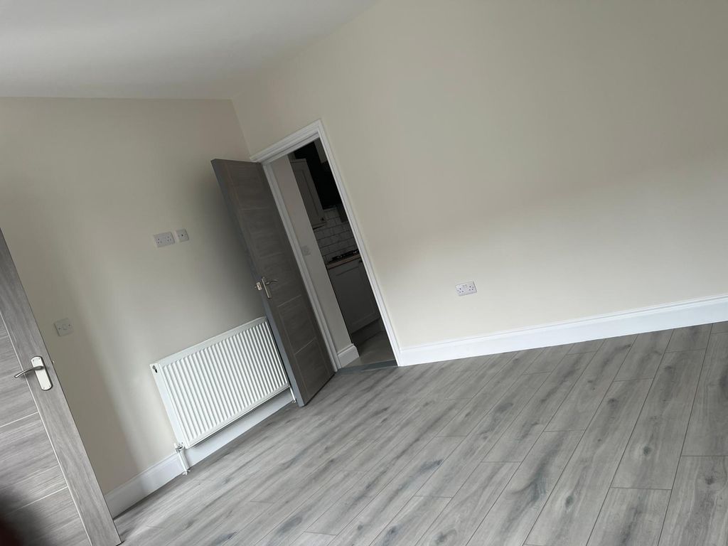 Property photo 3 of 18 Gallery