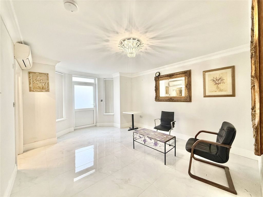 Property photo 1 of 9 Picture No. 15