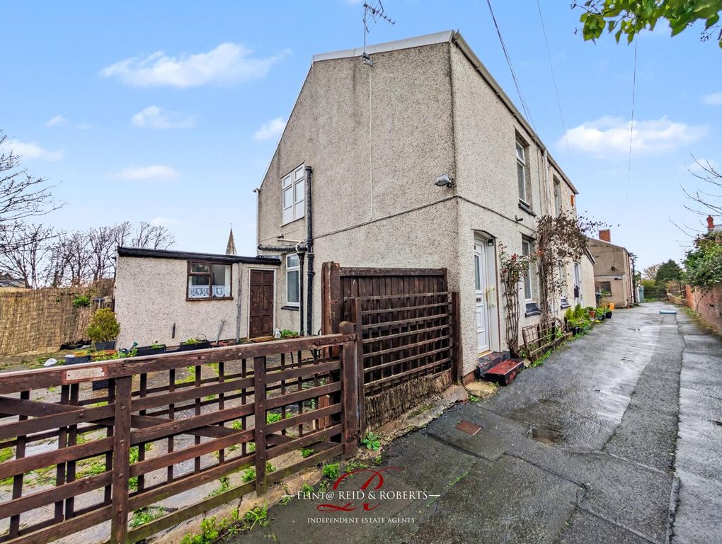 Property photo 2 of 17 Front (Exterior)