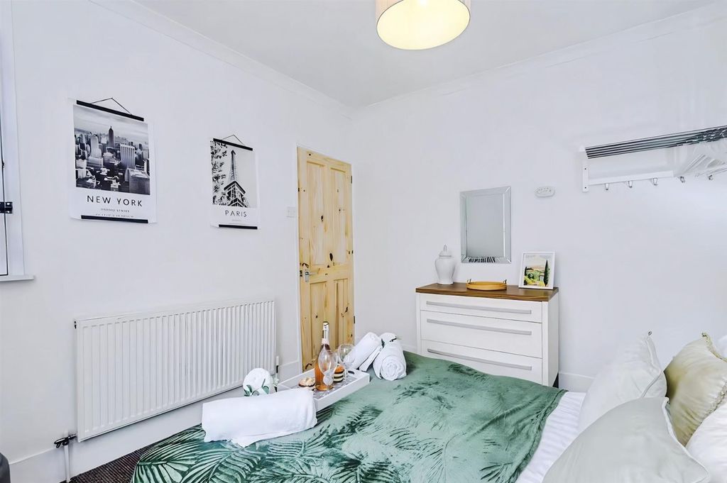 Property photo 1 of 13 2B5c75Ed-Screenshot 202025-12-15 20114620.Png