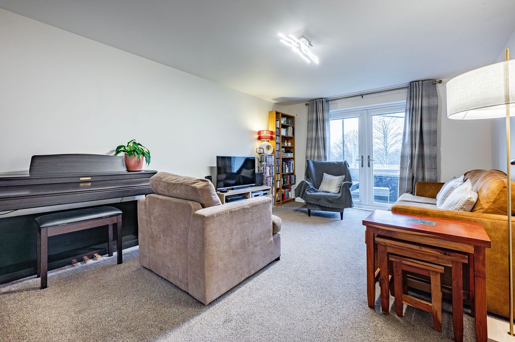 Property photo 3 of 33