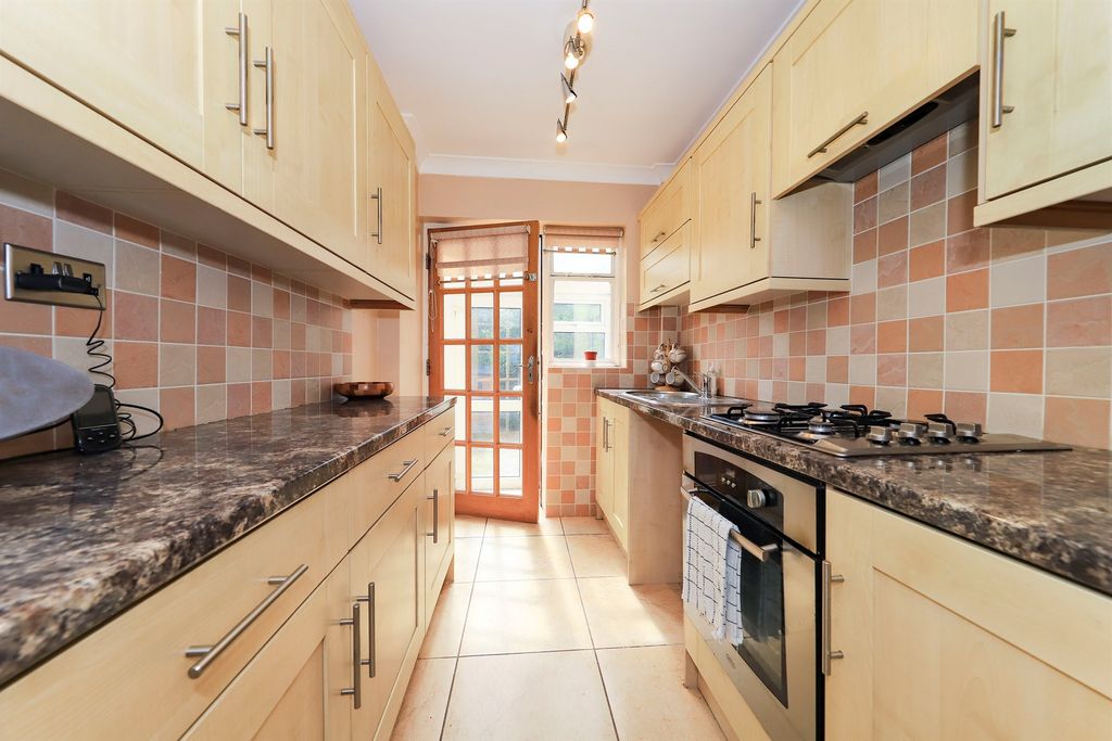 Property photo 3 of 15