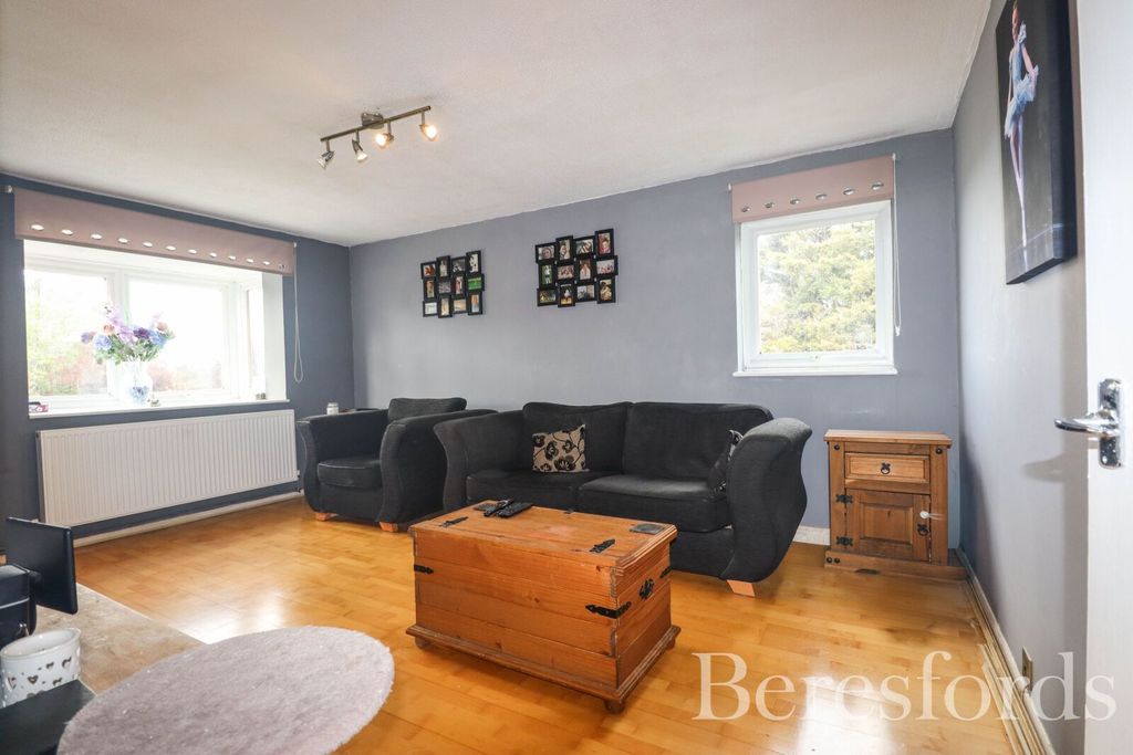 Property photo 2 of 14 Picture No. 17