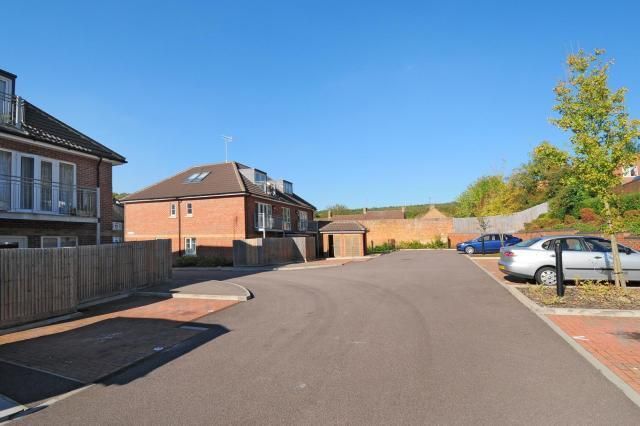 Property photo 2 of 7 Car Park