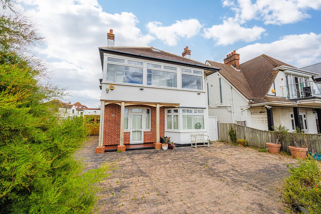 Property photo 1 of 36