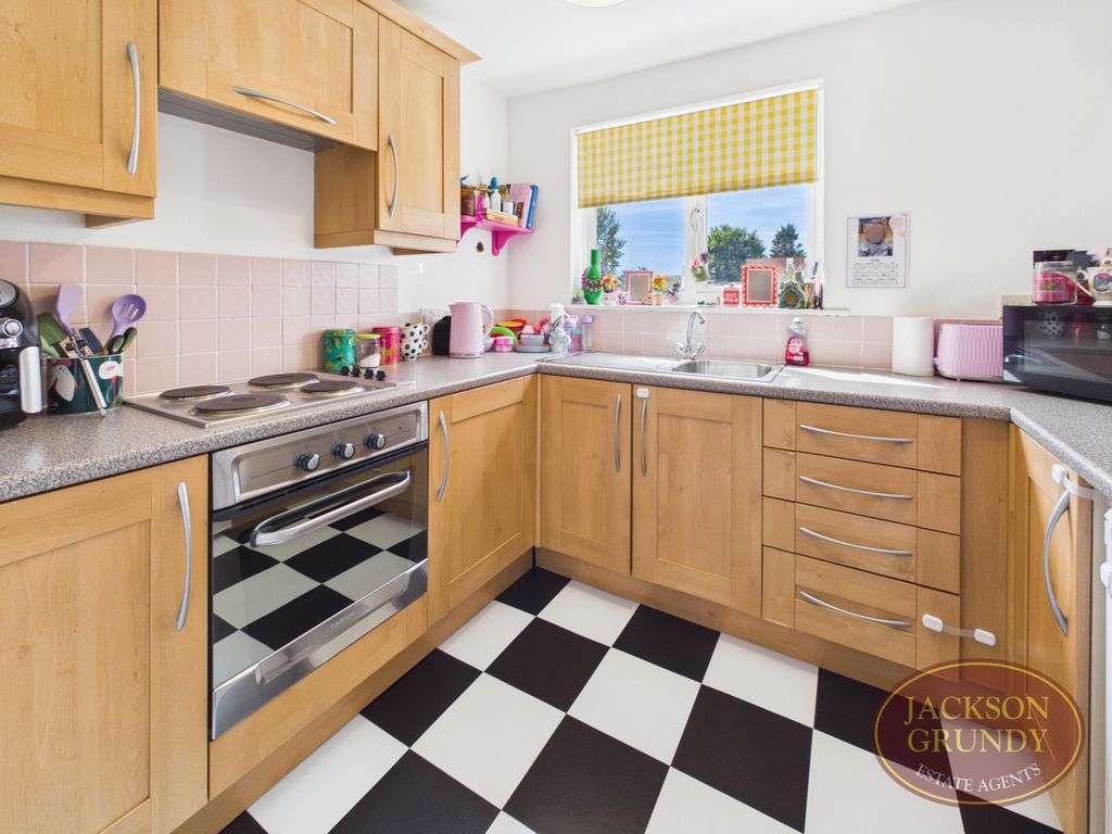 Property photo 3 of 7 Chiltern Way