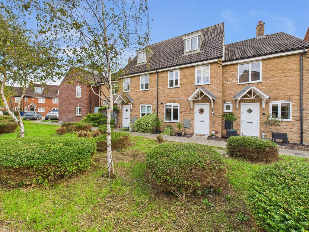 Property photo 3 of 27