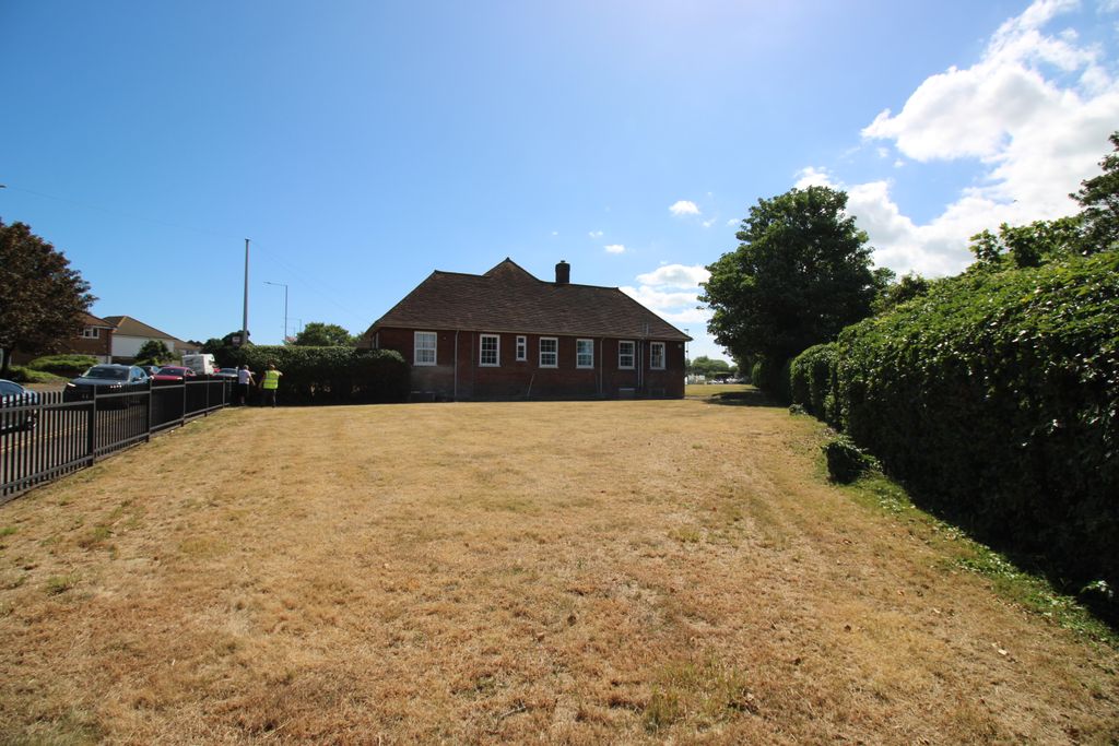 Property photo 3 of 8