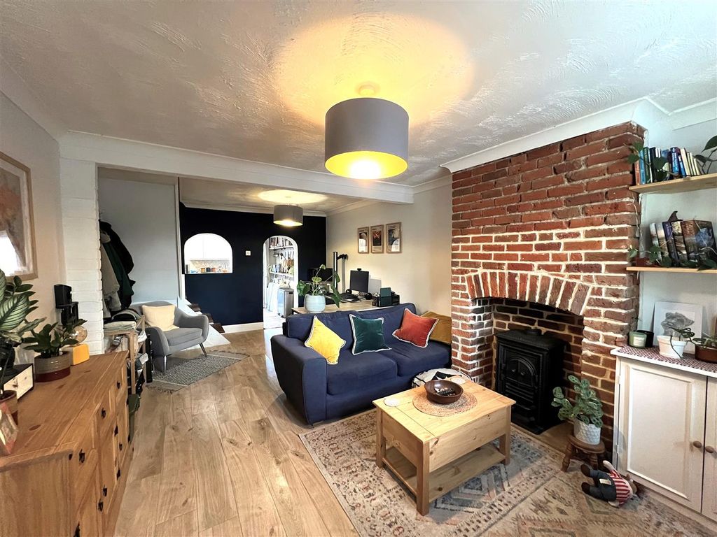 Property photo 2 of 17 Coopers Estate Agents