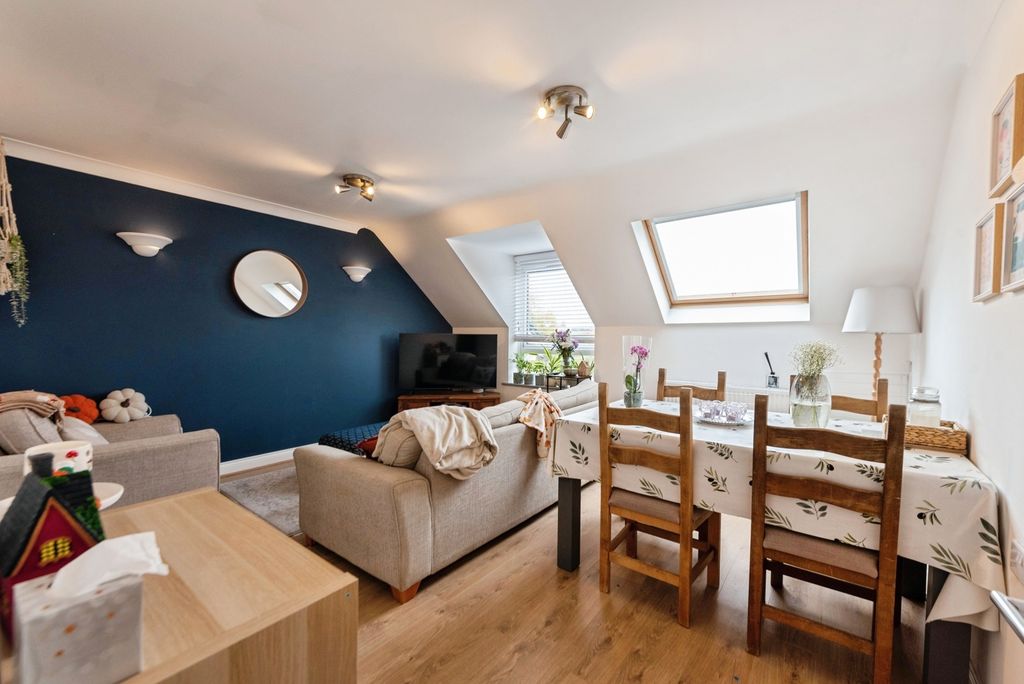 Property photo 2 of 15 Photo