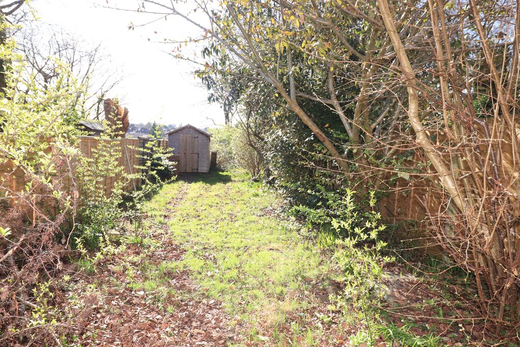 Property photo 1 of 6 Garden