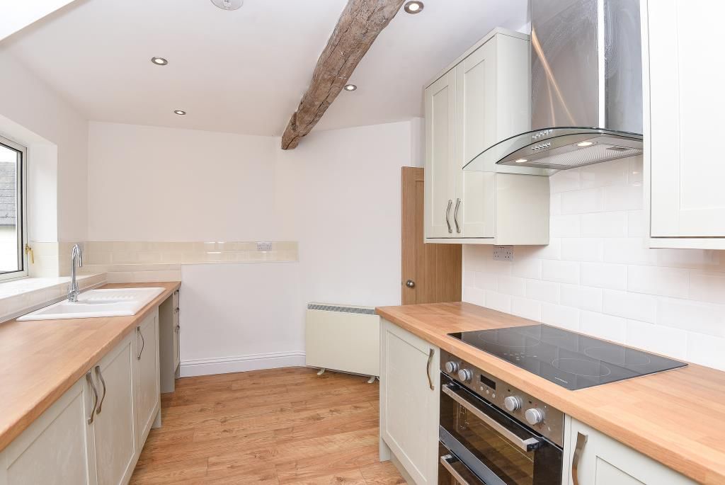 Property photo 2 of 9 Kitchen