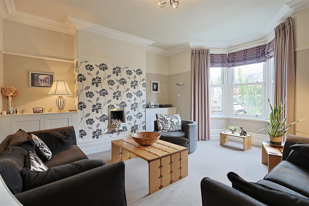 Property photo 2 of 32 36658D89-A699-4D3C-8581-De0Db8Aac277_1_201_A.Jpeg