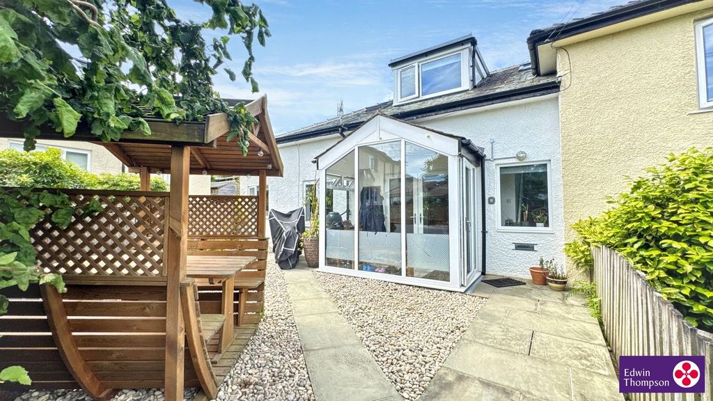 Property photo 1 of 32