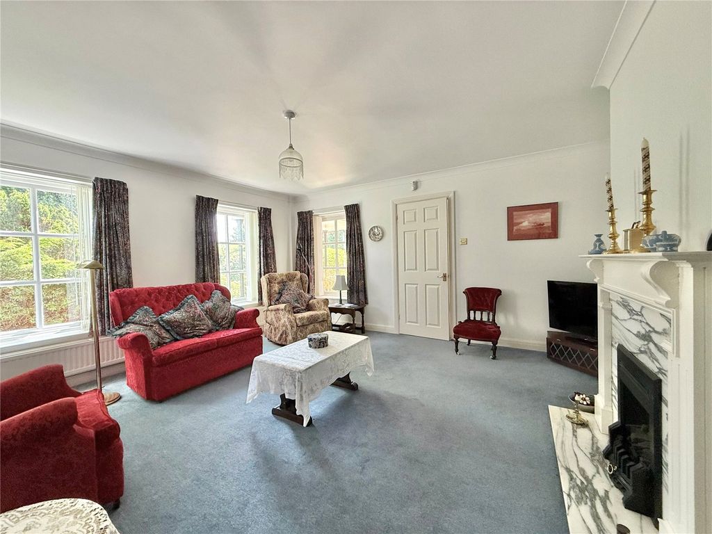 Property photo 2 of 27 Picture No. 18