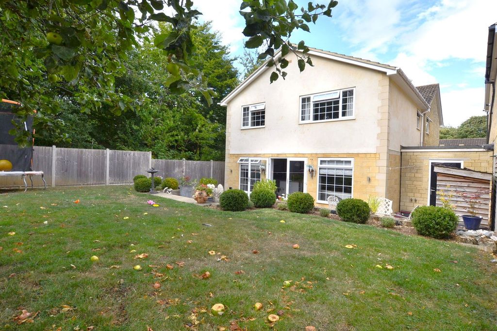 Property photo 2 of 18