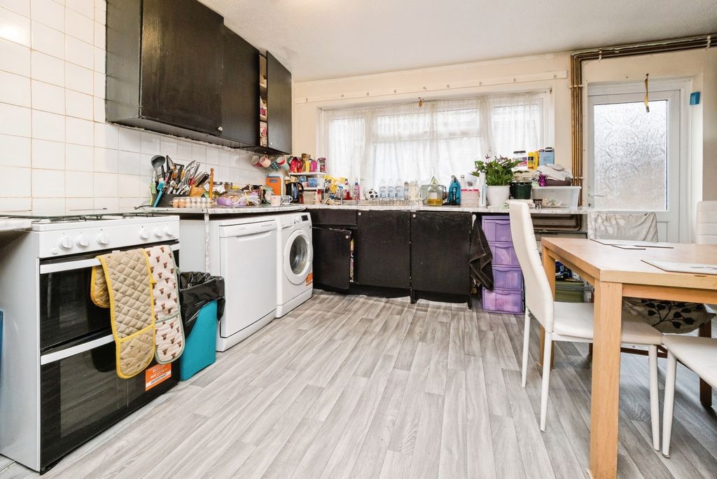 Property photo 3 of 35 Kitchen/Diner