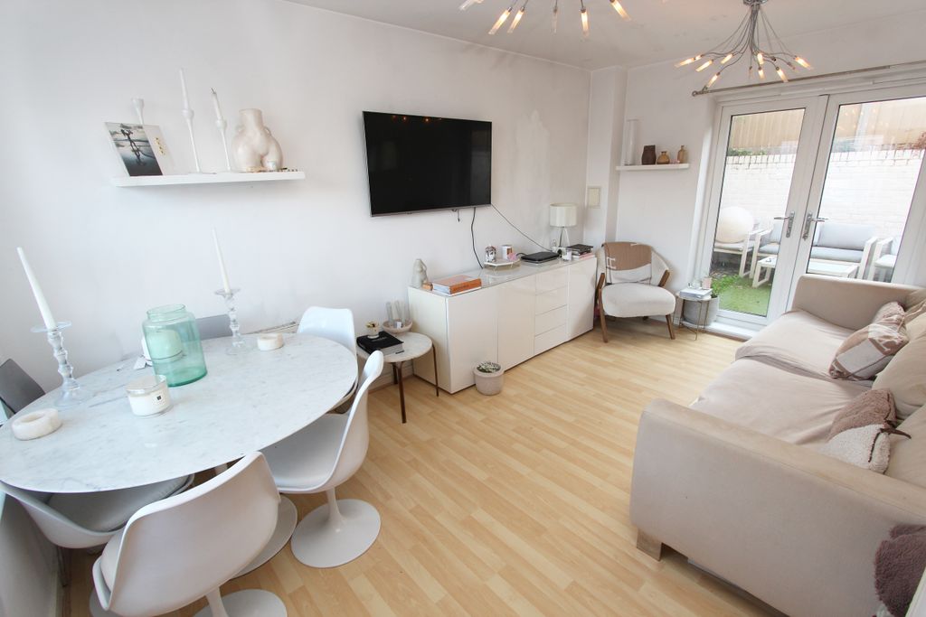 Property photo 3 of 14 Img_2327A