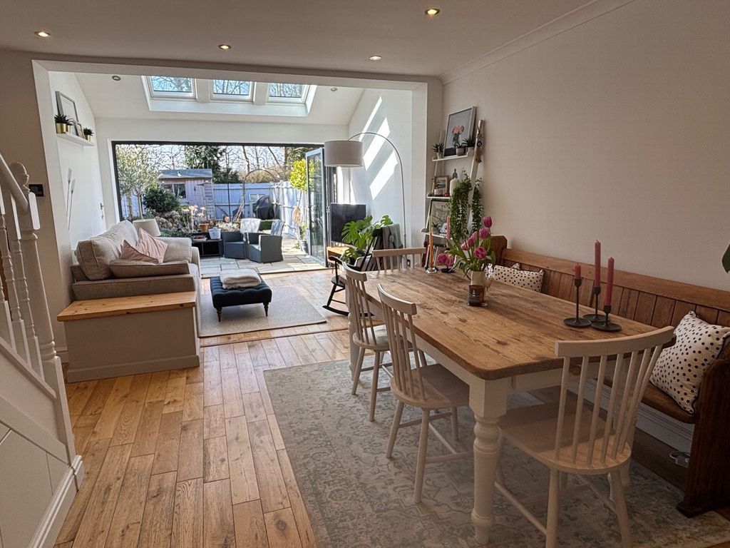 Property photo 1 of 7 Photo 5