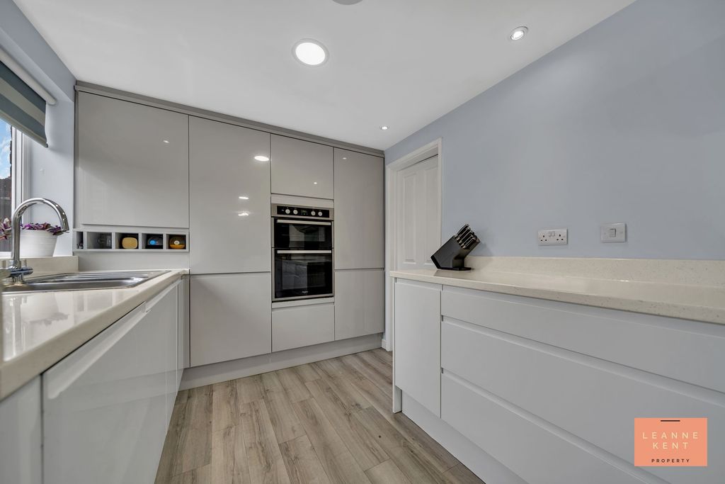 Property photo 2 of 44