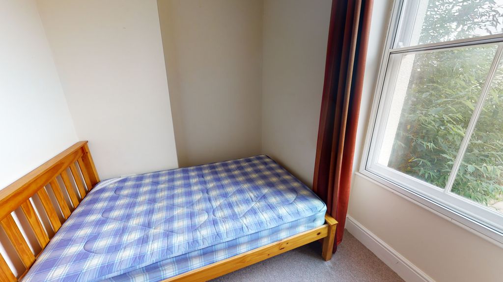 Property photo 3 of 11 F1-St-Pauls-Road-070