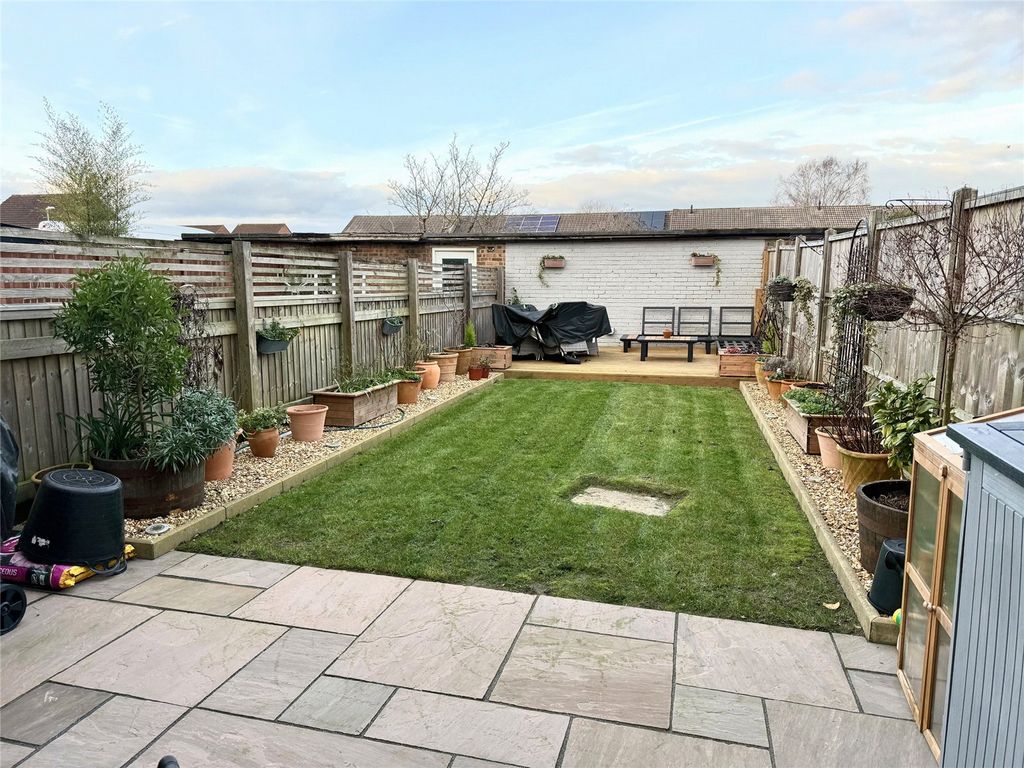 Property photo 2 of 17 Picture No. 12