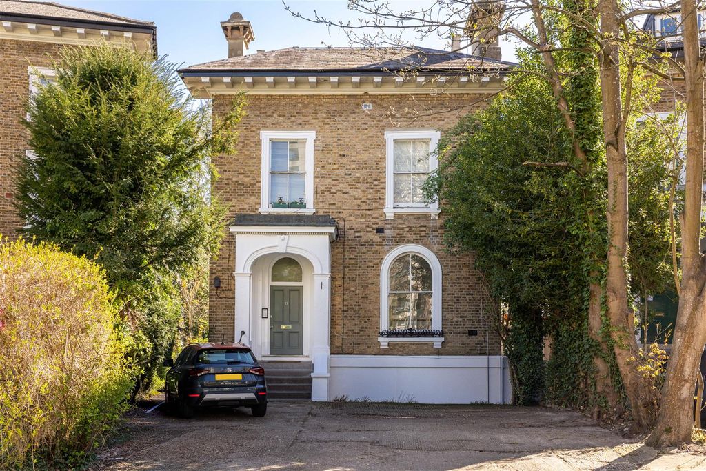 Property photo 1 of 23 Flat 5, 13 The Waldrons-19.Jpg