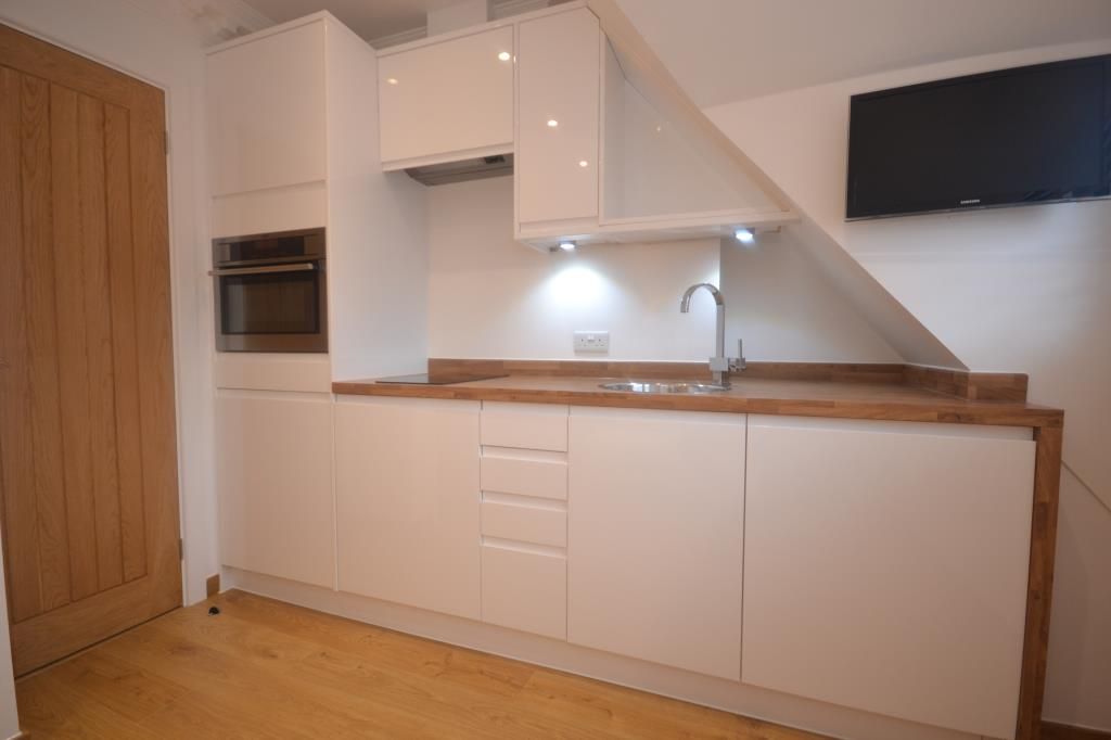 Property photo 2 of 5 Kitchen