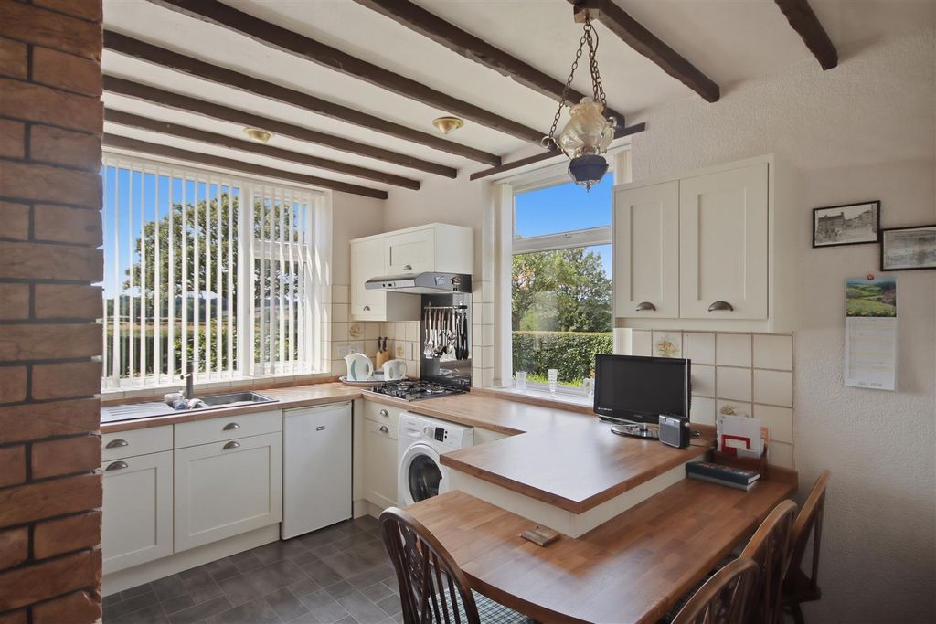 Property photo 2 of 26 Breakfast Kitchen