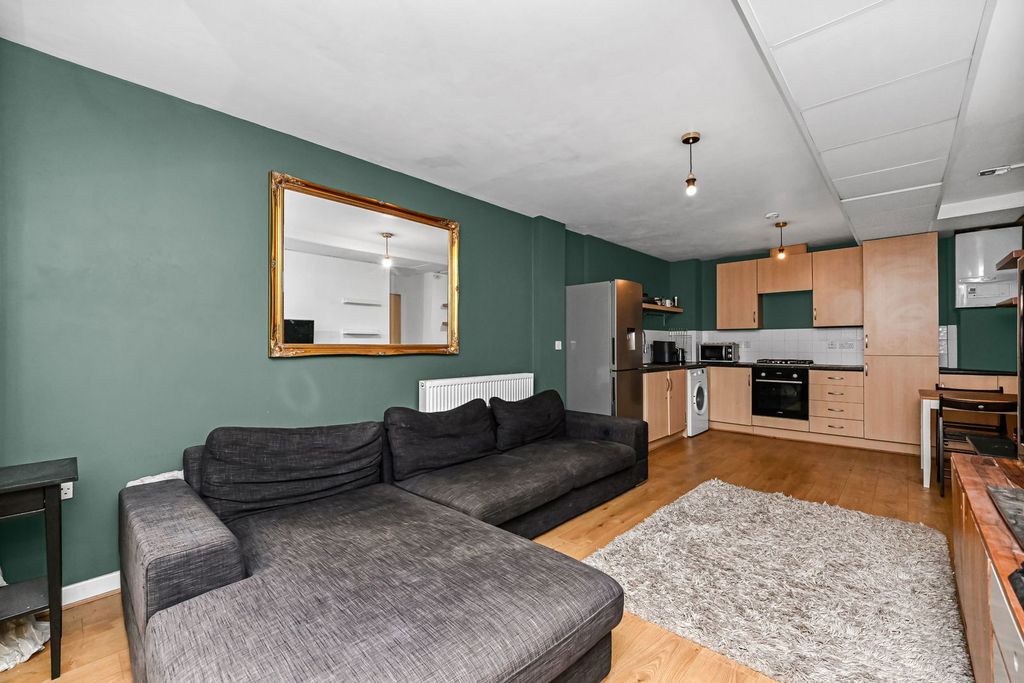 Property photo 3 of 23