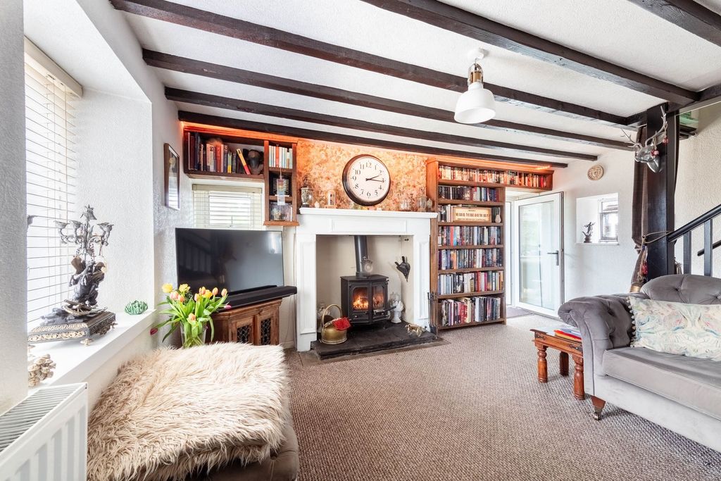 Property photo 3 of 49