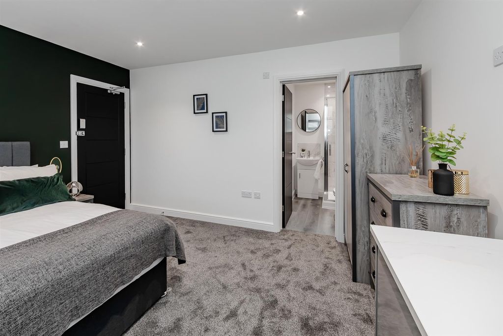 Property photo 3 of 11 Rm1_Img-15.Jpg