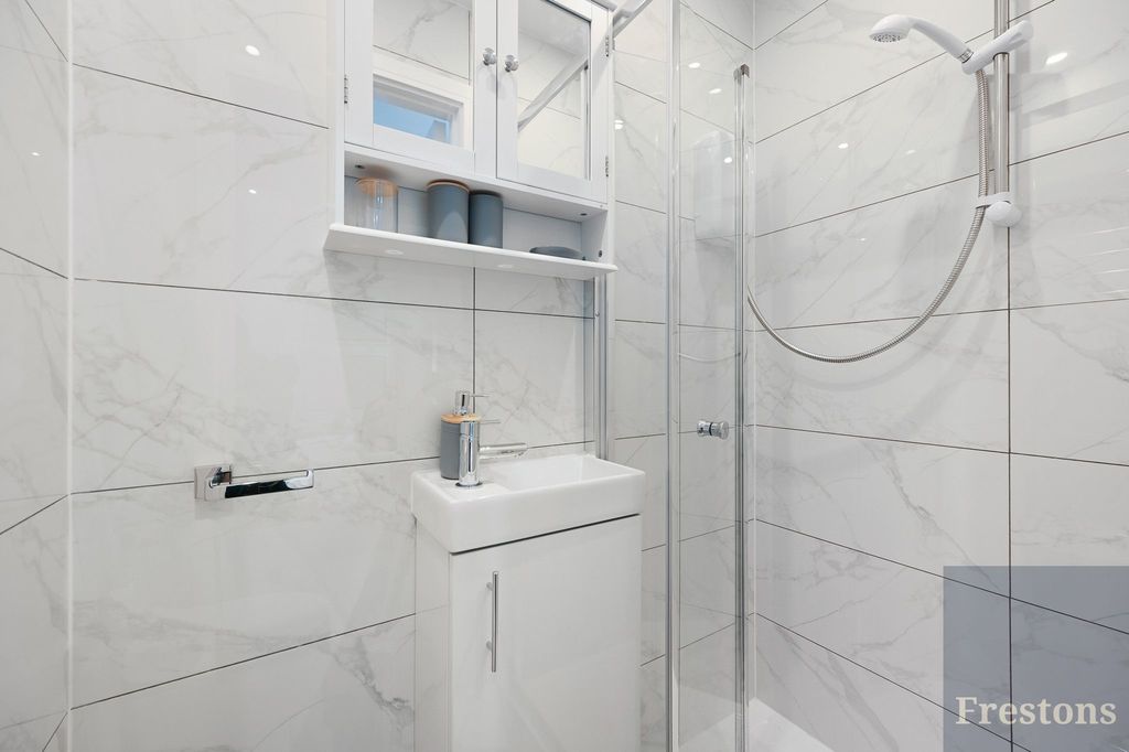 Property photo 3 of 5