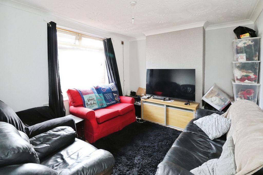 Property photo 3 of 7 Photo 7