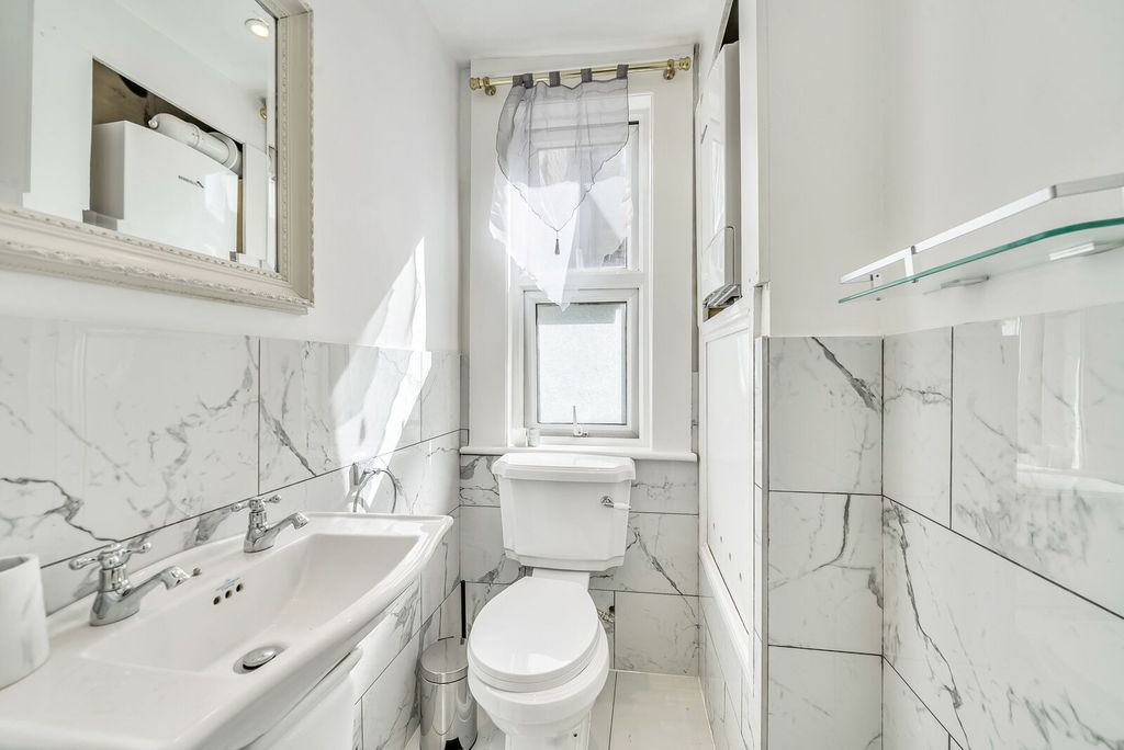 Property photo 1 of 23