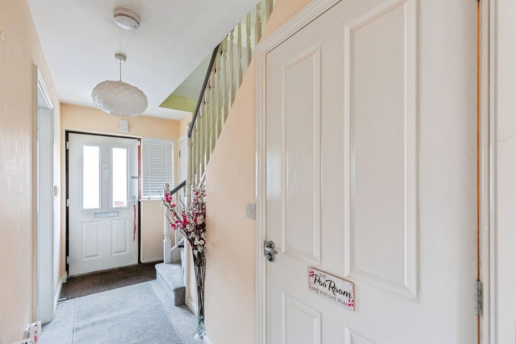 Property photo 3 of 18