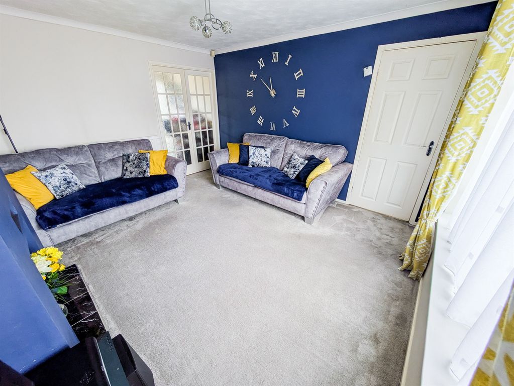 Property photo 2 of 26