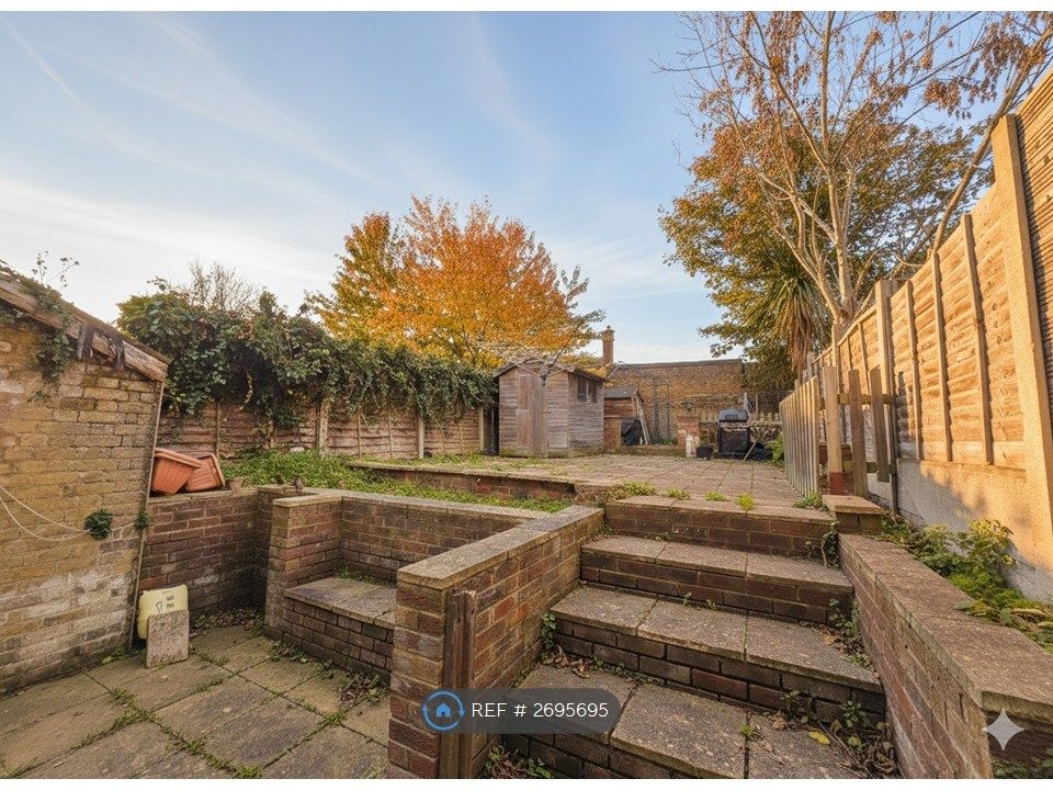 Property photo 3 of 6