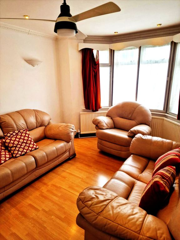 Property photo 2 of 6 Reception