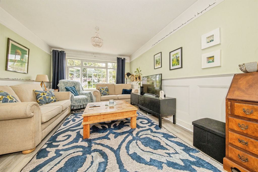 Property photo 2 of 18