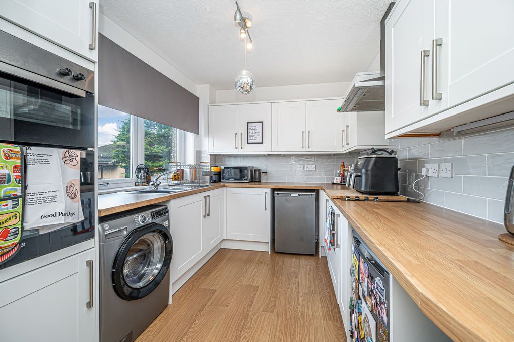Property photo 2 of 20 Kitchen