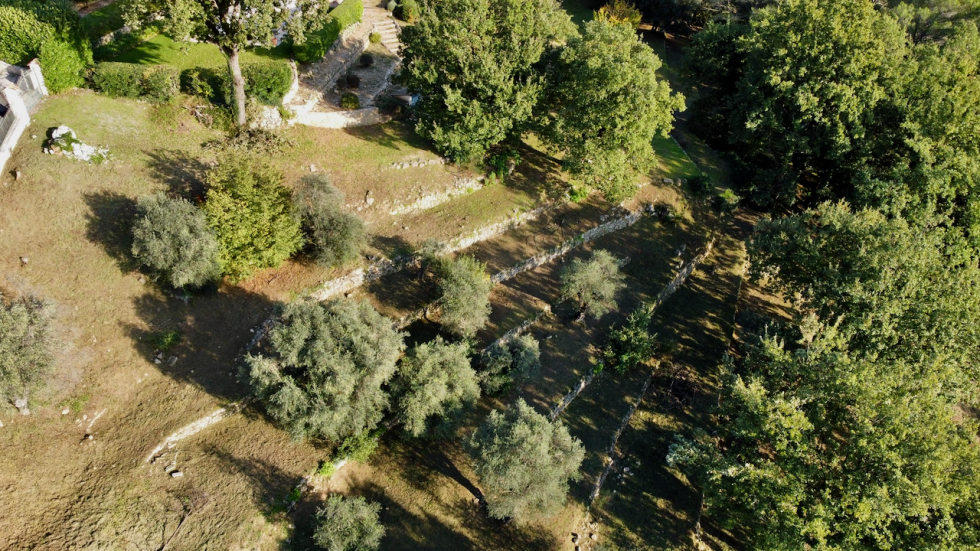Property photo 1 of 2