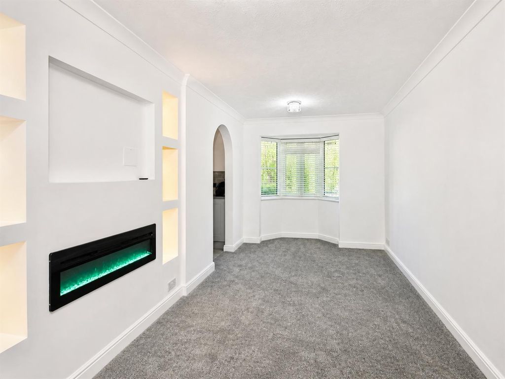 Property photo 3 of 20