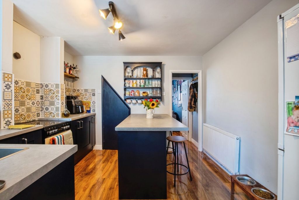 Property photo 3 of 16 Pbox-Img.Jpg