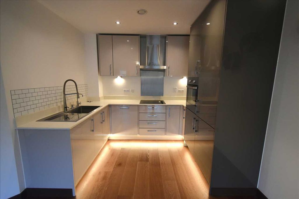 Property photo 2 of 9 Kitchen