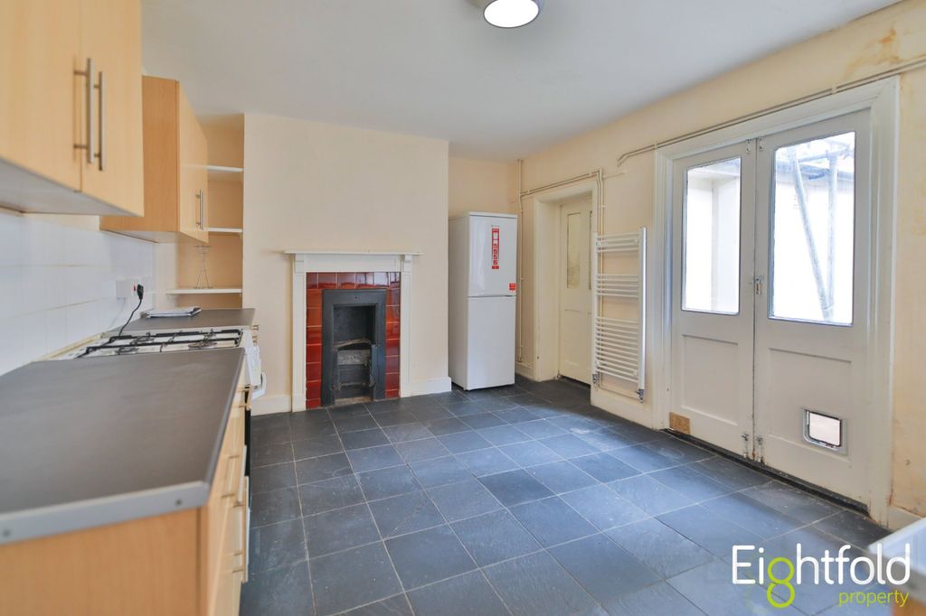 Property photo 2 of 16 Image